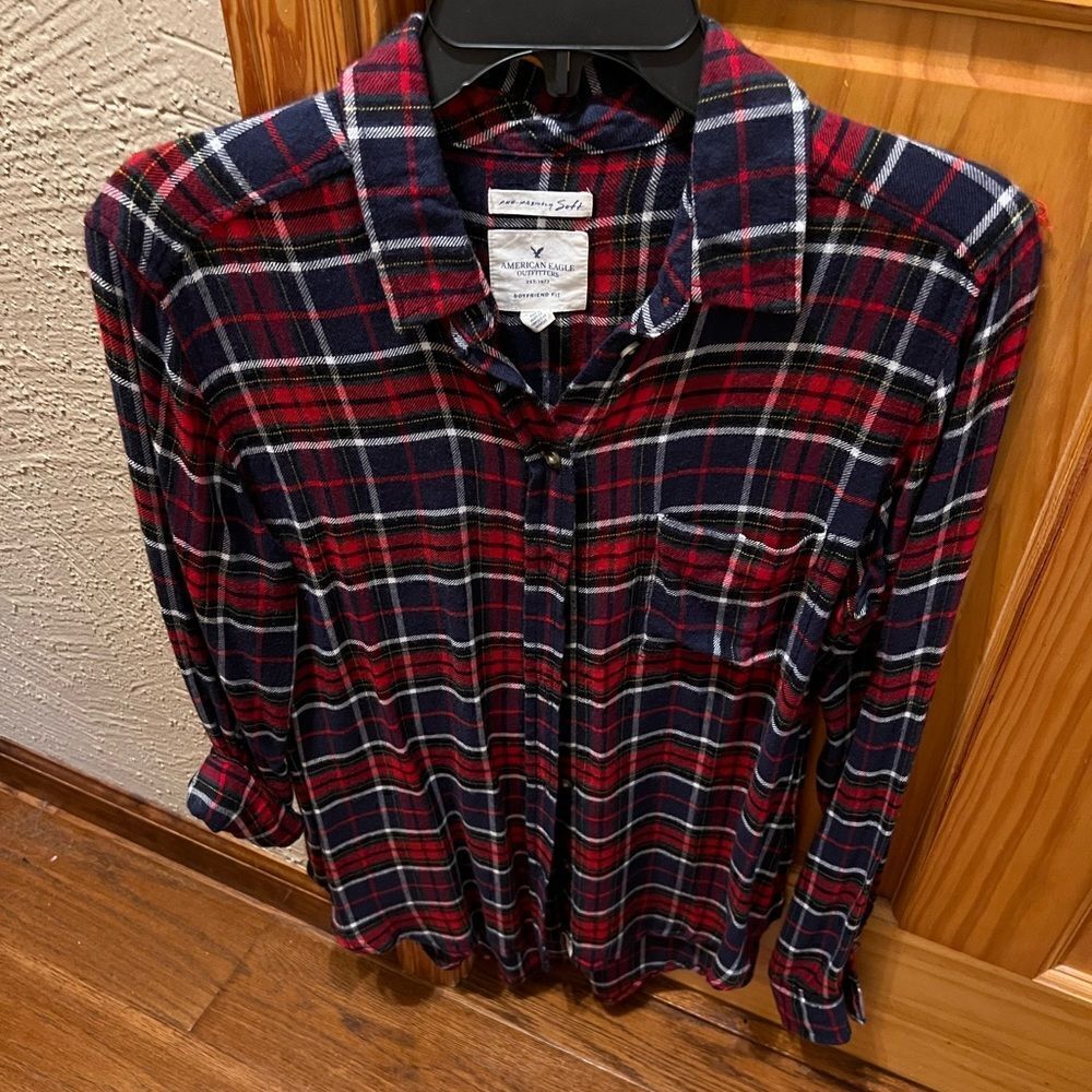 American Eagle size small boyfriend fit plaid button up shirt